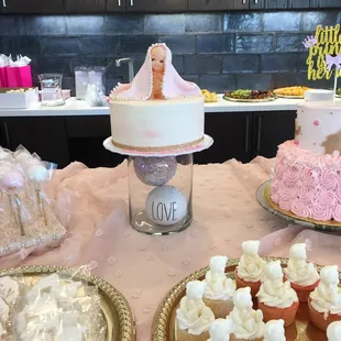 Moonlight Cakes...baby shower cake...voila!