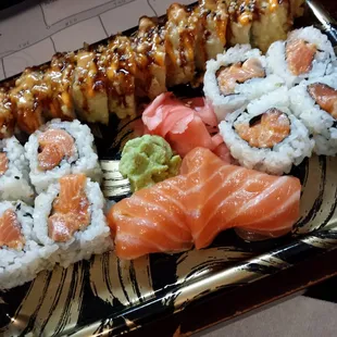 Monkey roll, spicy salmon roll, salmon sashimi