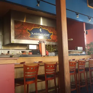 Food is fantastic  it was love at first bite  The food pops with flavor in your mouth