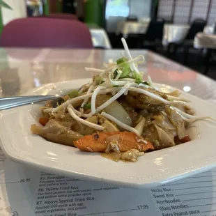 N2. Pad Kee Mao Noodle