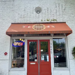 pizza, outside