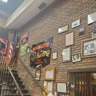 ows stairs leading up to the bar