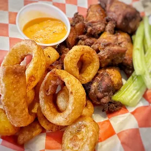 Chicken Wings with Onion Rings