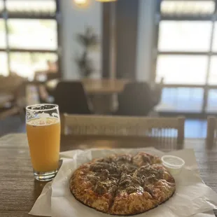 Lunch and dinner is great here too.  Some of the best pizzas and hazy IPAs around.  Check it out!