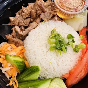 Broken rice with grilled pork