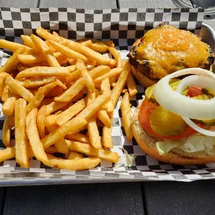 Cheeseburger &amp; Fries