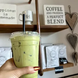 Iced willow matcha latte (20 ounce size)