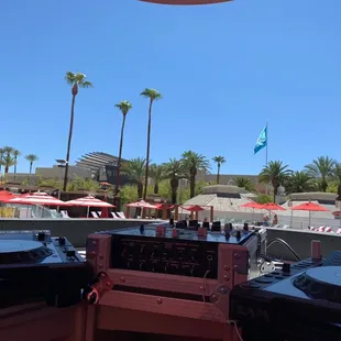 DJ Earwaxxx live