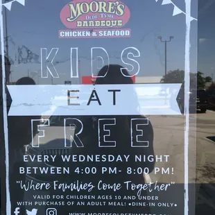 Kids eat free on Wednesday nights!