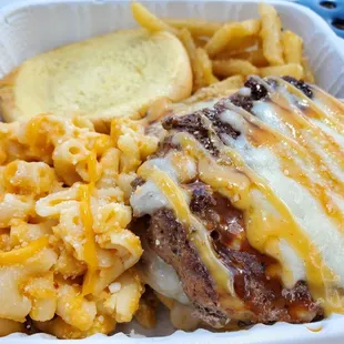 Soul Burger with Mac n cheese