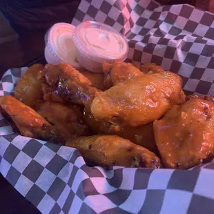 poultry, chicken, bbq chicken, fried chicken wings, chicken wings, chicken wings and fried chicken, food, bbq wings, fried chicken