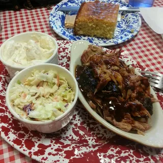 Pulled Pork Dinner (10 oz. Pulled)