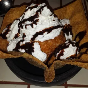 And... there's fudge on the bottom!!! Mmmmm