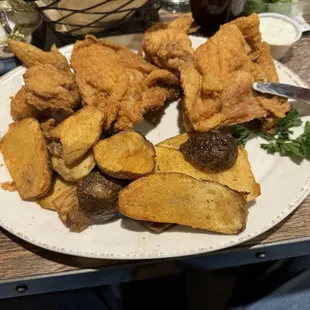 Broasted Chicken platter.