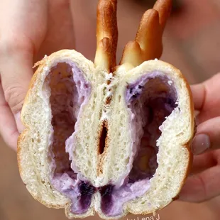 Inside of Moose ($2.75) - bread filled w/ blueberry cream cheese. Good, not too sweet! Filling has strong blueberry flavor