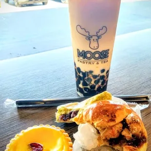 Excellent egg tart, red beans pastry,  and black tea bubble tea.  A must stop in Novi!