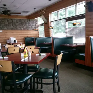 Roomy &amp; comfortable ambiance...