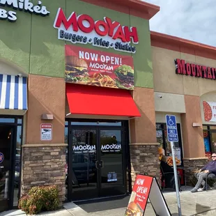 the front of mooyah's