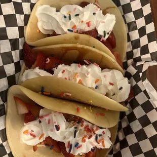 Taco crepe strawberry and cajeta