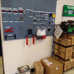 Tools, cable heads in all sizes.