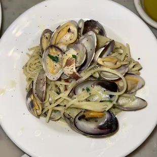 Linguine alle Vongole*