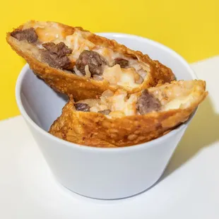 Surf N Turf Eggroll
hand rolled steak and shrimp eggroll