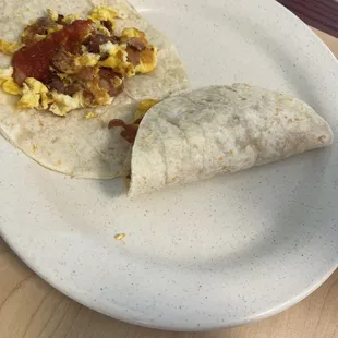 Bacon and egg on flour tortillas