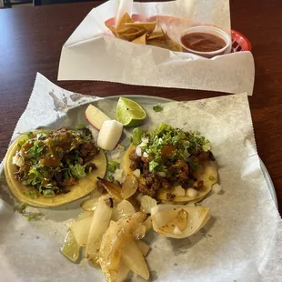Al pastor taco&apos;s
