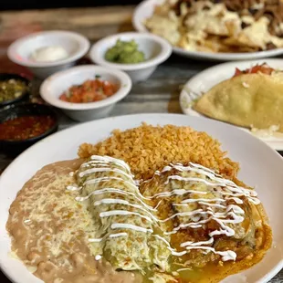 Chile relleno and enchilada plate, steak nachos