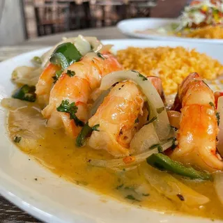 Cmarones Al Mojo de Ajo