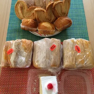 The Best tamales, Mexican bread, excellent attention 1000% satisfaction, gracias Familia Moreno.