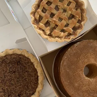 Apple pie, pecan pie, pound cake
