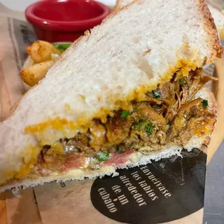 Pan Con Pollo Sandwich