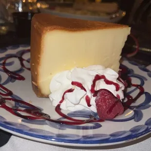 NY Cheesecake with fresh berries