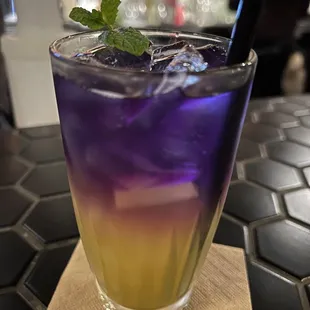 Lavender lemonade mojito