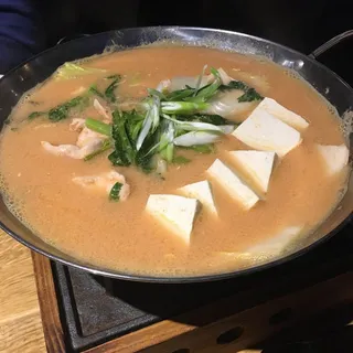 Suki Nam Traditional Soup