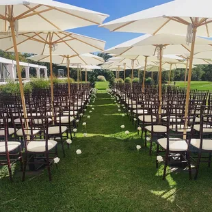 Side lawn ceremony
