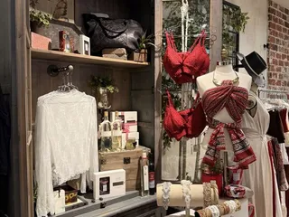 33 Butterflies Boutique