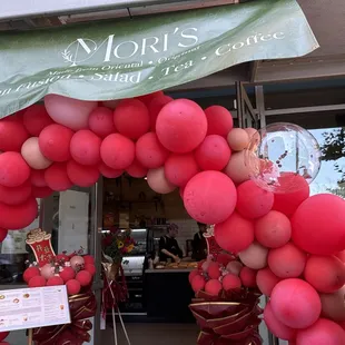 It&apos;s a very nice store with very good food.