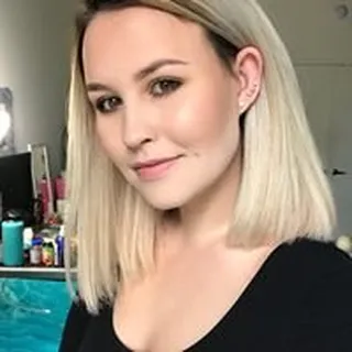 Kelli B.