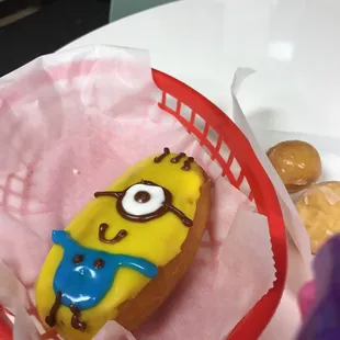 Minion donut