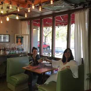 We love everything about Mo Glos and the coffee is out of this world!