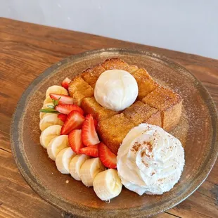 Strawberry &amp; Banana Shibuya Honey Toast with
