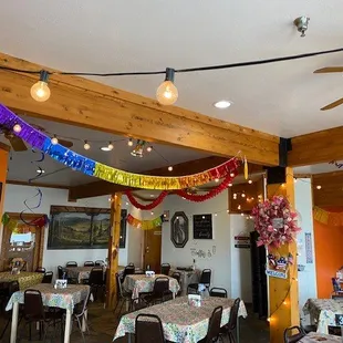 Friendly atmosphere with delicious food and great service!!