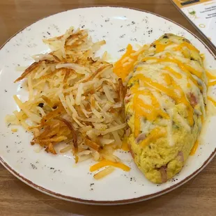 Farmer&apos;s omelet and hash browns