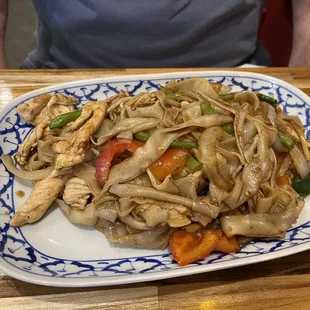 Drunken noodle with chicken