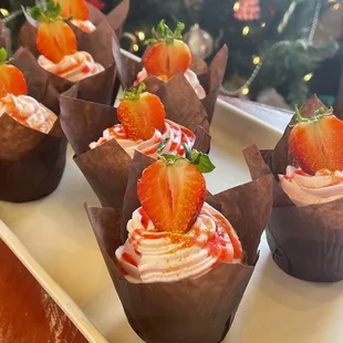 Pink champagne cupcakes