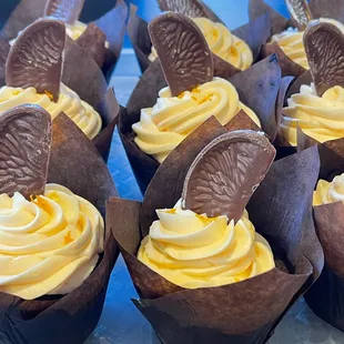 Orange and chocolate cupcakes