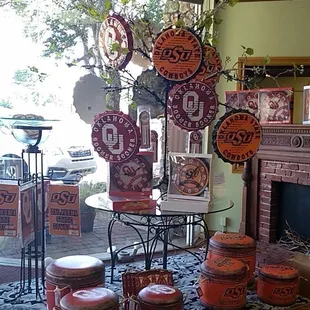 We carry your OU and OSU giftware