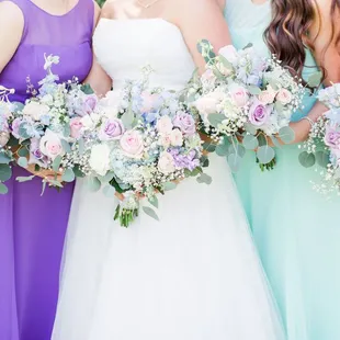 We loved Katie's wedding- pastels in every color!
